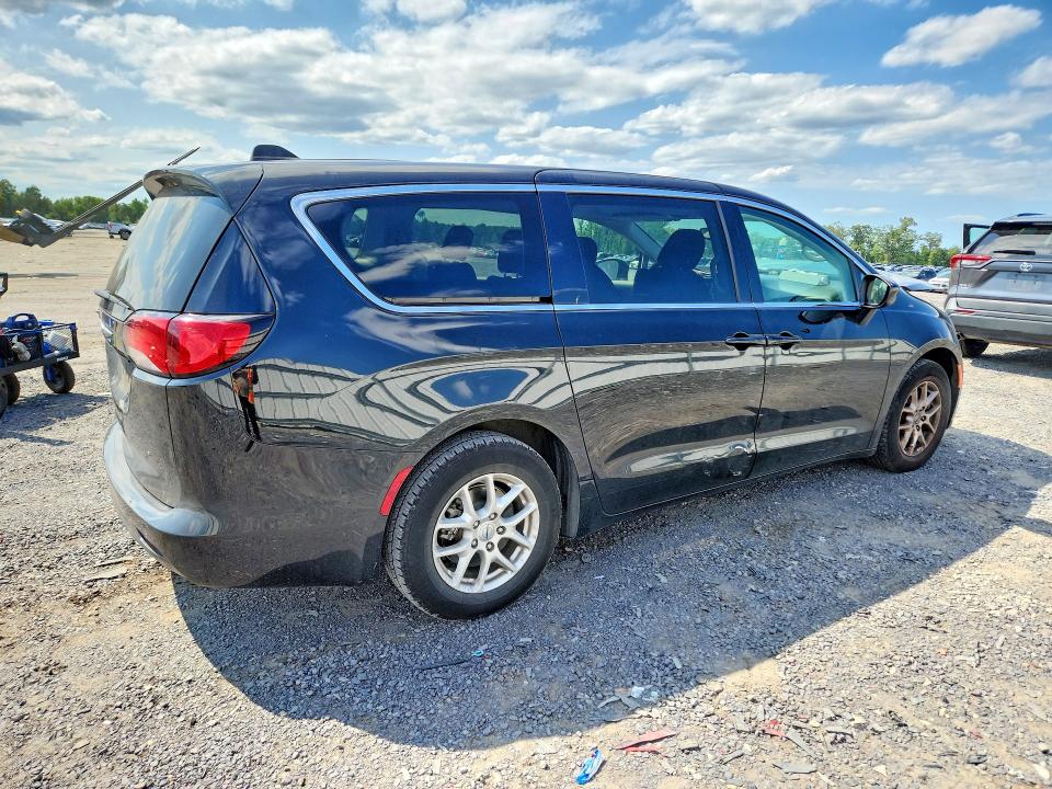 Photo 3 from auction – 2023 CHRYSLER VOYAGER with VIN 2C4RC1CG4PR525785