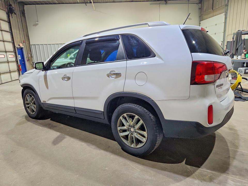 Photo 2 from auction – 2014 KIA SORENTO with VIN 5XYKTCA68EG455801