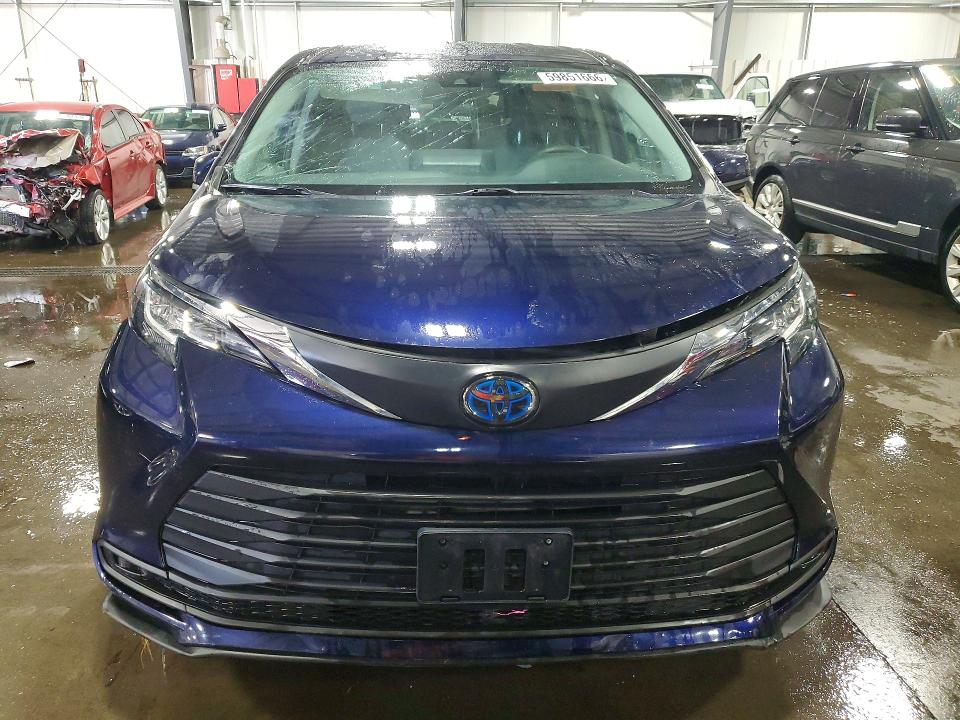 Photo 5 from auction – 2021 TOYOTA SIENNA with VIN 5TDKRKEC0MS021169