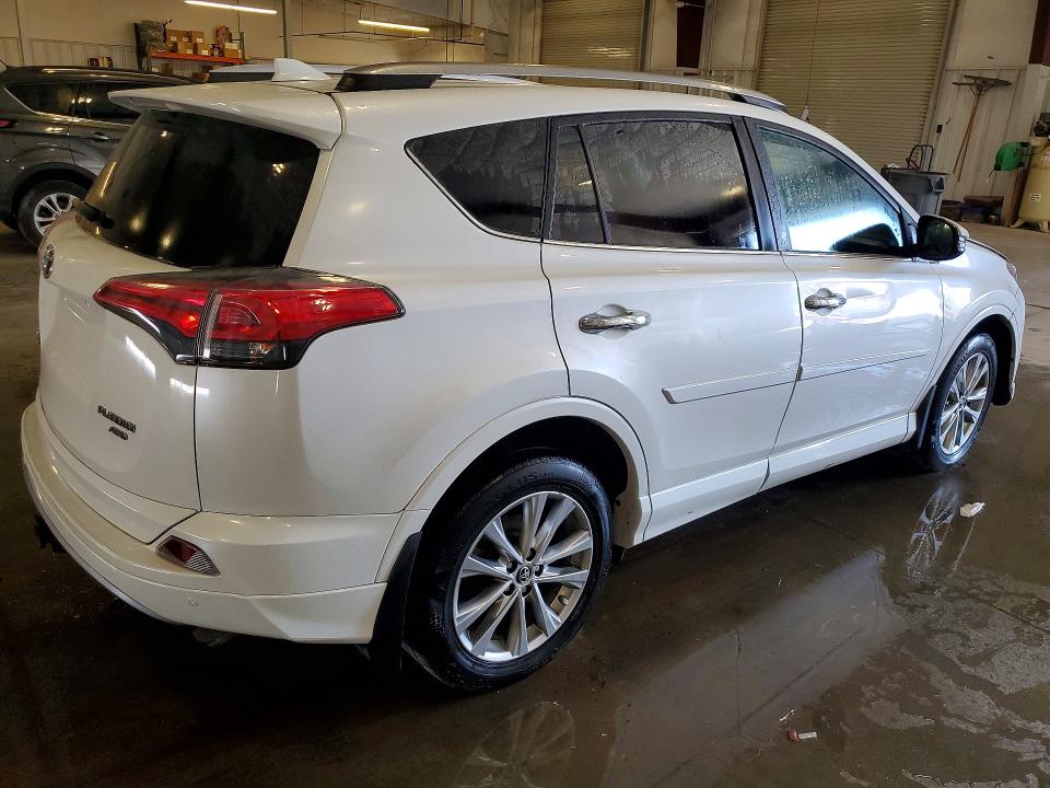Photo 3 from auction – 2017 TOYOTA RAV4 with VIN 2T3DFREV3HW540300