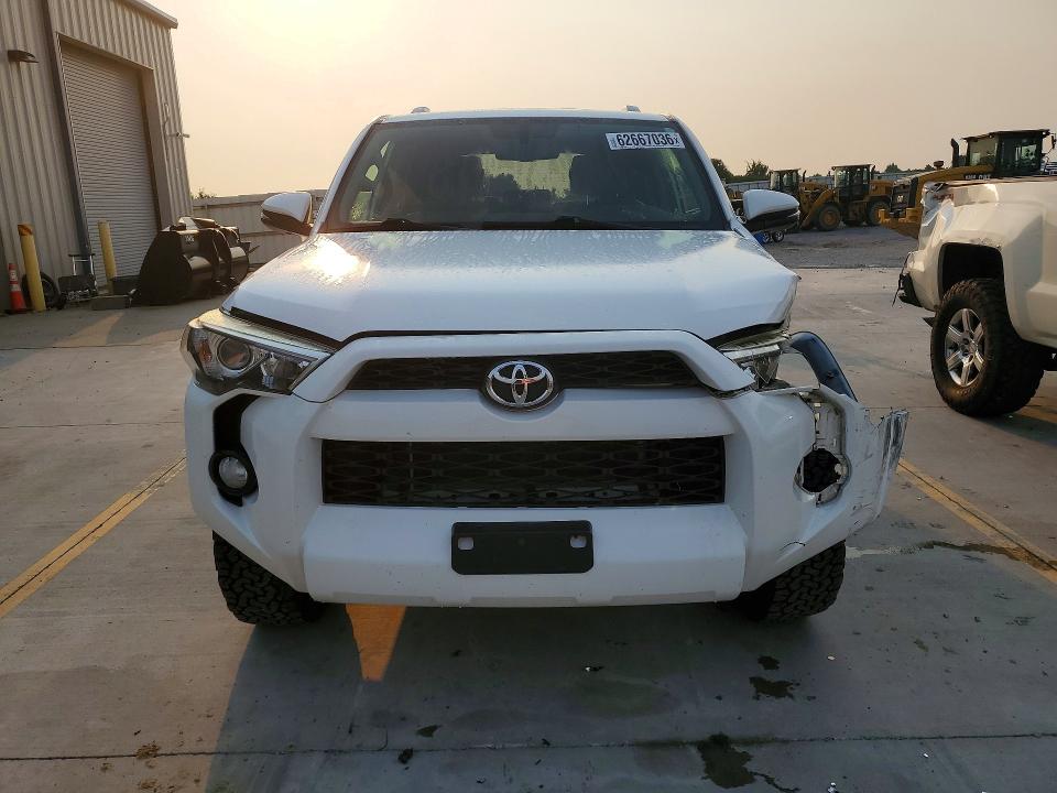 Foto 5 de la subasta – 2016 TOYOTA 4RUNNER con VIN JTEBU5JR5G5351003