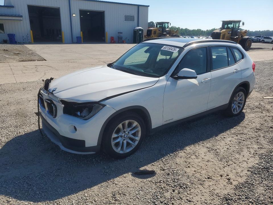 BMW X1 2015 with VIN WBAVL1C59FVY28695 - Photo from auction