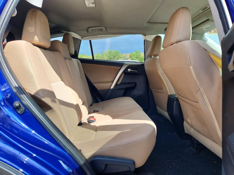 Photo 11 from auction – 2015 TOYOTA RAV4 with VIN 2T3RFREV1FW378069