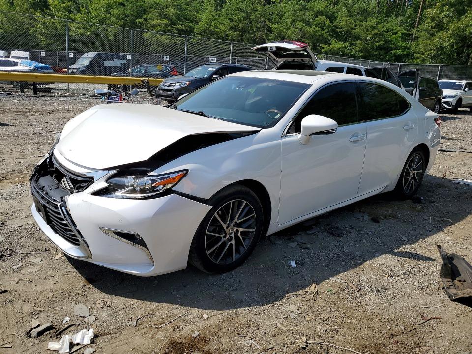 LEXUS ES 2017 with VIN 58ABK1GG7HU051032 - Photo from auction