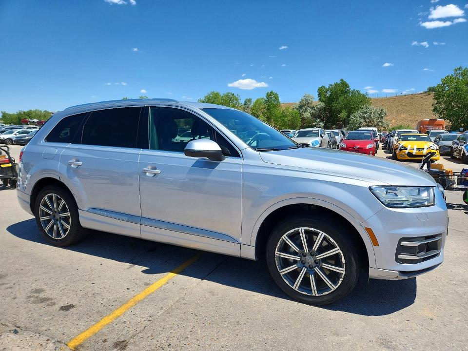 Photo 4 from auction – 2017 AUDI Q7 with VIN WA1LAAF74HD011330