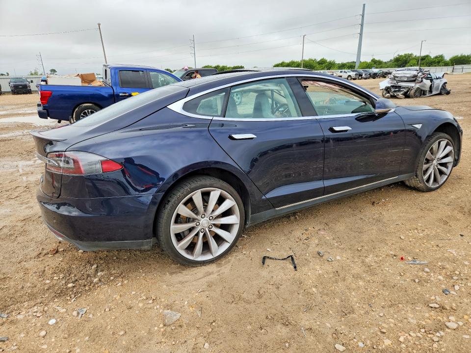 Photo 3 from auction – 2013 TESLA MODEL S with VIN 5YJSA1DP9DFP05938