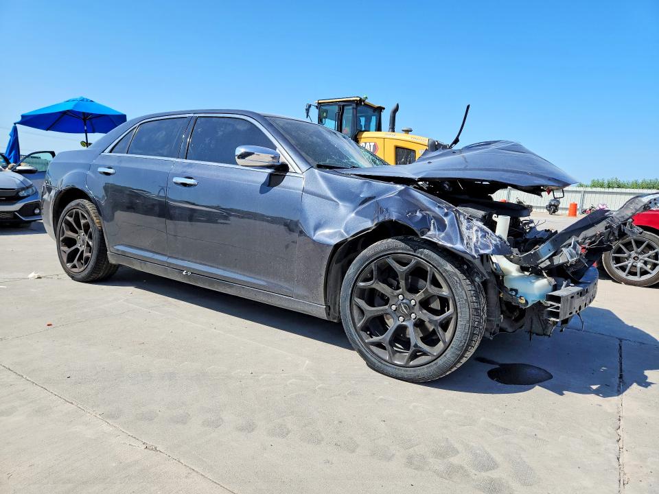 Photo 4 from auction – 2017 CHRYSLER 300C with VIN 2C3CCAEGXHH596603