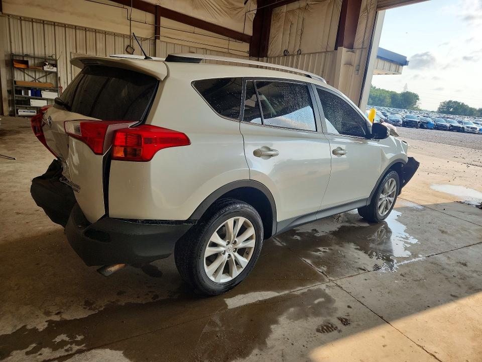 Photo 3 from auction – 2013 TOYOTA RAV4 with VIN JTMDFREVXDD027097