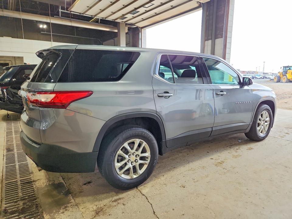 Photo 3 from auction – 2018 CHEVROLET TRAVERSE with VIN 1GNERFKW3JJ246205