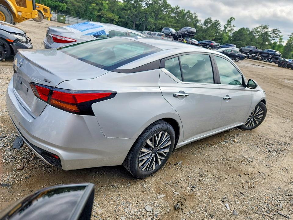 Photo 3 from auction – 2024 NISSAN ALTIMA with VIN 1N4BL4DV2RN302926