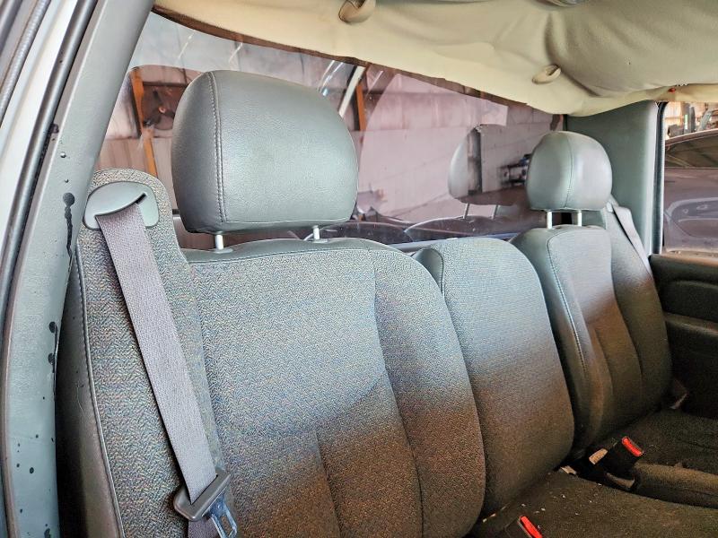 Photo 10 from auction – 2004 CHEVROLET SILVERADO with VIN 1GCEC14X54Z352521