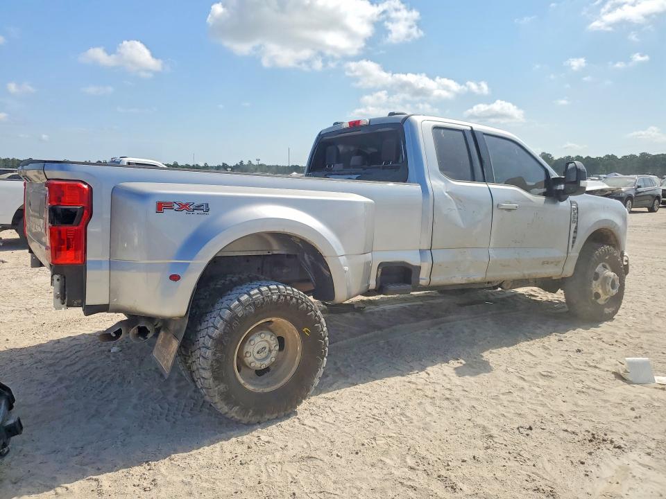 Photo 3 from auction – 2024 FORD F350 with VIN 1FT8X3DT3REE95024