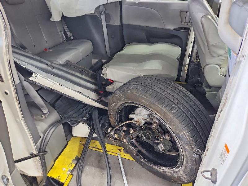 Photo 13 from auction – 2020 TOYOTA SIENNA with VIN 5TDZZ3DC3LS036785