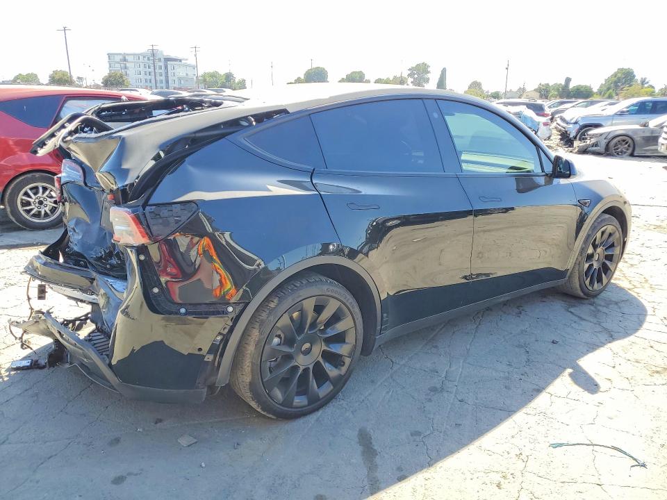 Foto 3 de la subasta – 2022 TESLA MODEL Y con VIN 7SAYGDEE8NF410454