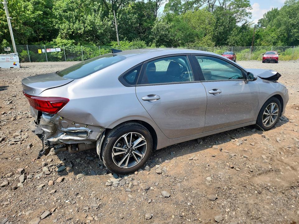 Photo 3 from auction – 2024 KIA FORTE with VIN 3KPF24AD9RE825052