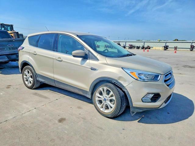 Photo 4 from auction – 2017 FORD ESCAPE with VIN 1FMCU0GD6HUE22770