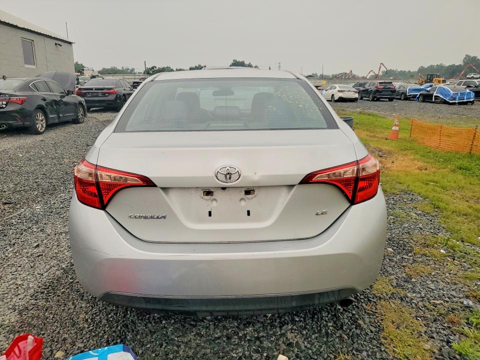 Photo 6 from auction – 2018 TOYOTA COROLLA with VIN 5YFBURHEXJP823317