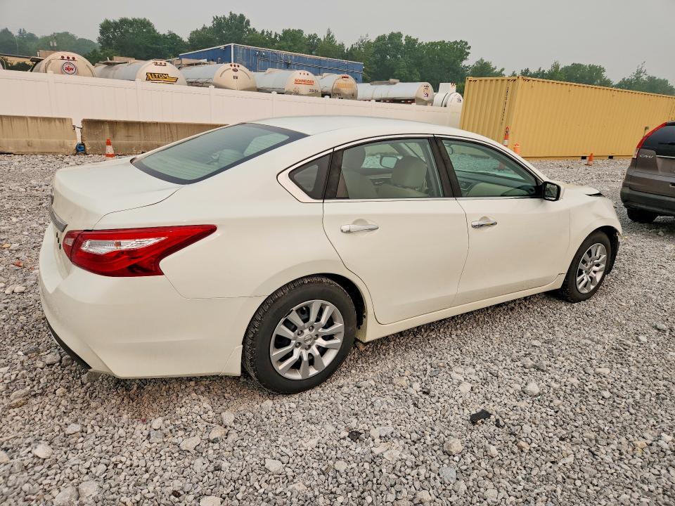 Photo 3 from auction – 2016 NISSAN ALTIMA with VIN 1N4AL3AP5GC162746