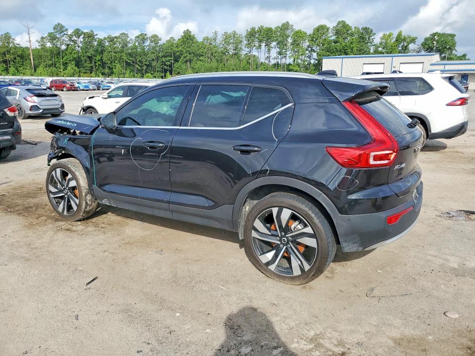 Photo 2 from auction – 2025 VOLVO XC40 with VIN YV4L12UE2S2486066
