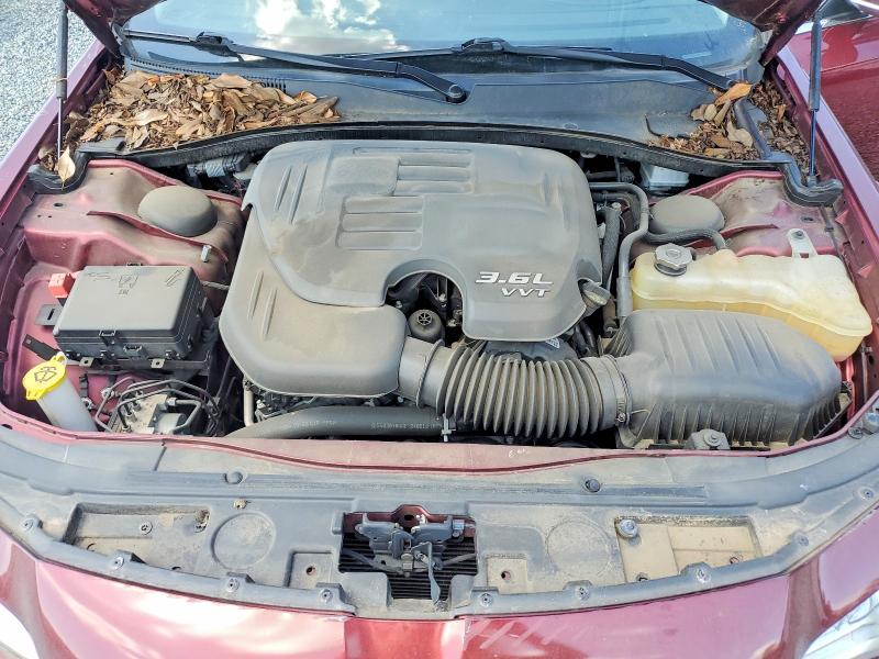 Photo 11 from auction – 2018 CHRYSLER 300 with VIN 2C3CCAAGXJH342028