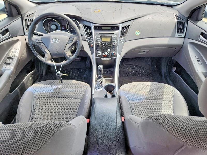 Photo 8 from auction – 2011 HYUNDAI SONATA with VIN 5NPEB4AC6BH199688
