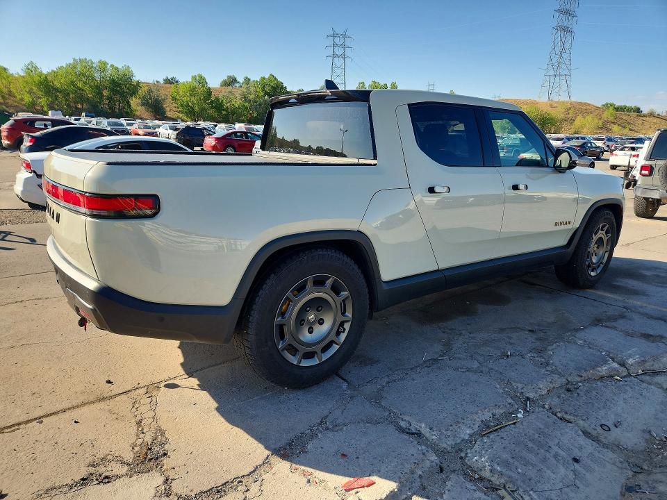 Photo 3 from auction – 2025 RIVIAN R1T with VIN 7FCTGCAA1SN041349