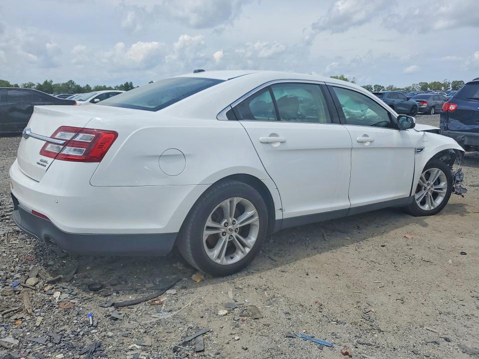 Photo 3 from auction – 2018 FORD TAURUS with VIN 1FAHP2E89JG102372