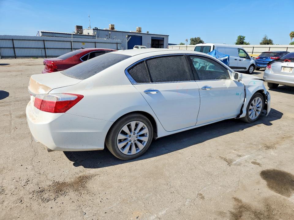 Photo 3 from auction – 2015 HONDA ACCORD with VIN 1HGCR2F82FA175480