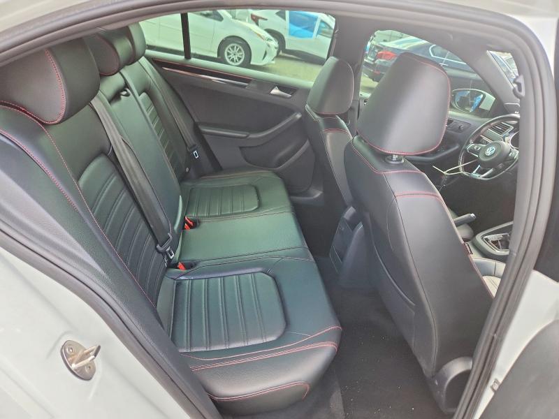 Photo 10 from auction – 2018 VOLKSWAGEN JETTA with VIN 3VW4T7AJ7JM254955