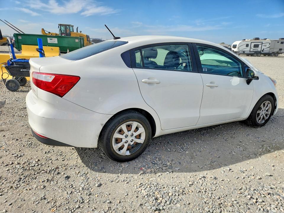 Photo 3 from auction – 2016 KIA RIO with VIN KNADM4A37G6545199