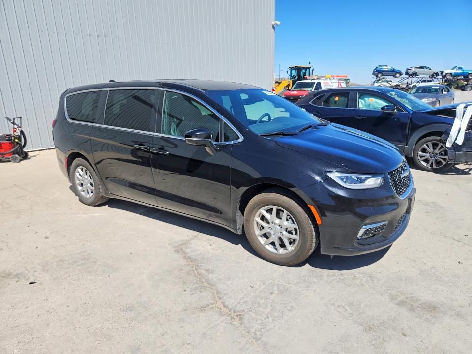 Photo 4 from auction – 2026 CHRYSLER PACIFICA with VIN 2C4RC1BG3TR225697