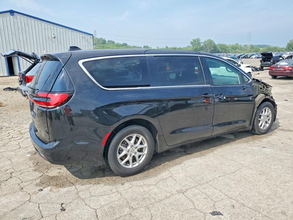 Photo 3 from auction – 2023 CHRYSLER PACIFICA with VIN 2C4RC1BG2PR549620