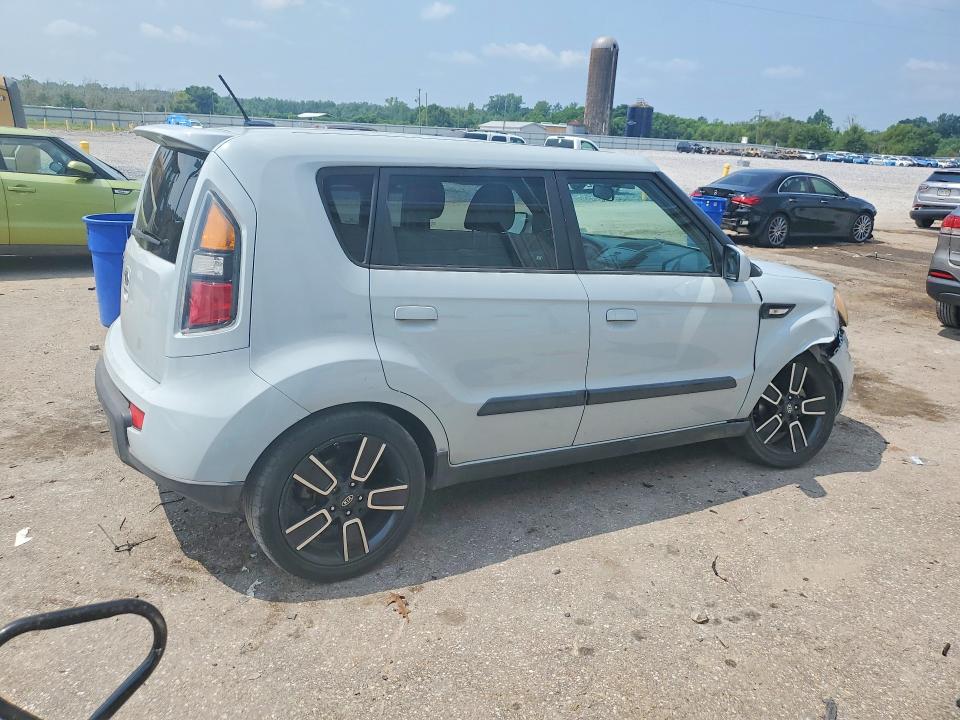 Photo 3 from auction – 2010 KIA SOUL with VIN KNDJT2A25A7170600