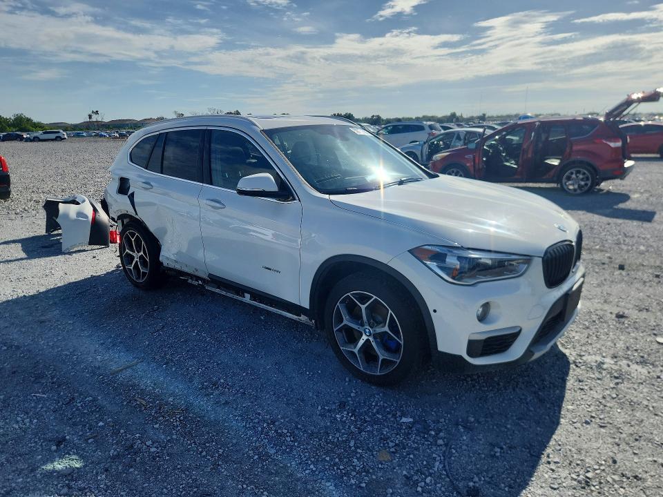 Zdjęcie 4 z aukcji – 2017 BMW X1 z VIN WBXHT3C3XH5F72182