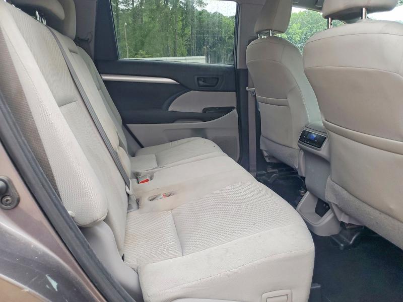 Photo 10 from auction – 2019 TOYOTA HIGHLANDER with VIN 5TDZARFH9KS044777