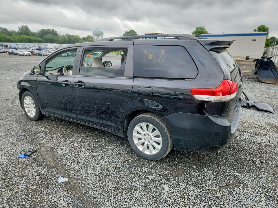 Photo 2 from auction – 2012 TOYOTA SIENNA with VIN 5TDJK3DC4CS038594