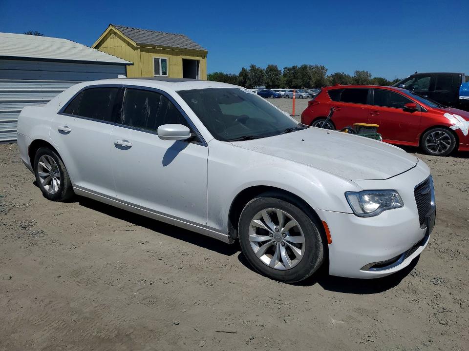 Photo 4 from auction – 2016 CHRYSLER 300 with VIN 2C3CCAAG4GH224565