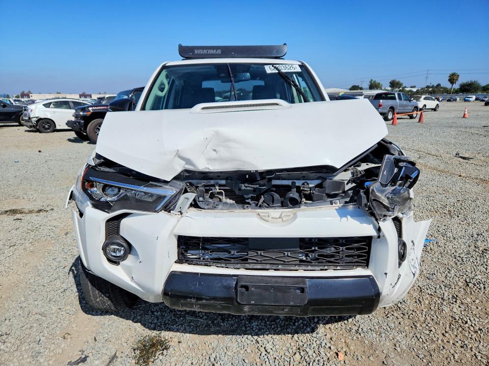 Photo 5 from auction – 2021 TOYOTA 4RUNNER with VIN JTEHU5JR1M5853464
