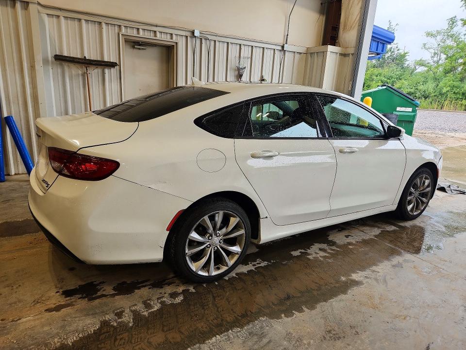 Photo 3 from auction – 2015 CHRYSLER 200 with VIN 1C3CCCBG7FN614690