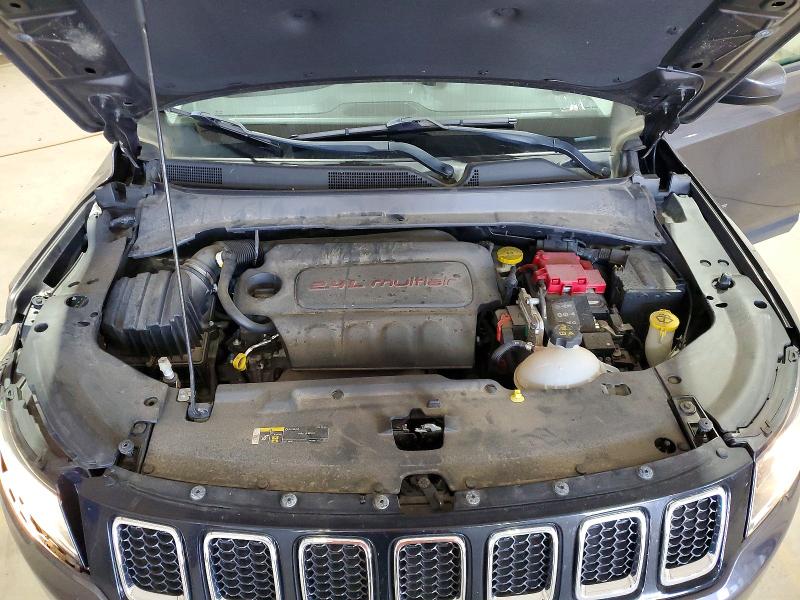 Снимка 12 от търг – 2019 JEEP COMPASS с VIN 3C4NJDBBXKT672999