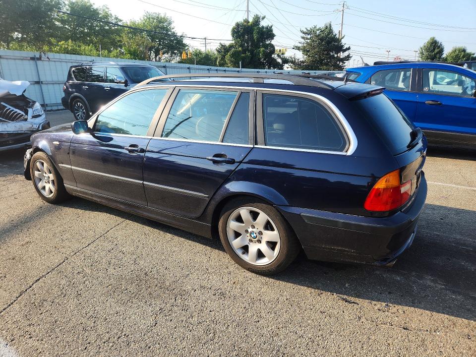 Photo 2 from auction – 2003 BMW 325 with VIN WBAEP33453PF02953