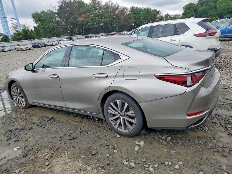Photo 2 from auction – 2019 LEXUS ES with VIN 58ABZ1B18KU023553