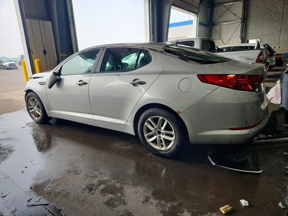 Zdjęcie 2 z aukcji – 2012 KIA OPTIMA z VIN 5XXGM4A73CG061027