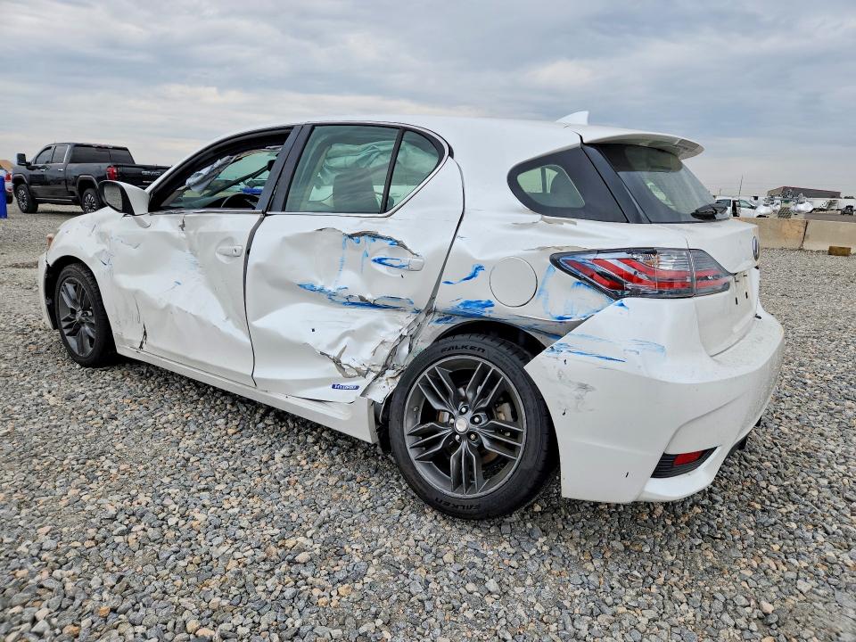 Photo 2 from auction – 2015 LEXUS CT with VIN JTHKD5BH6F2229498