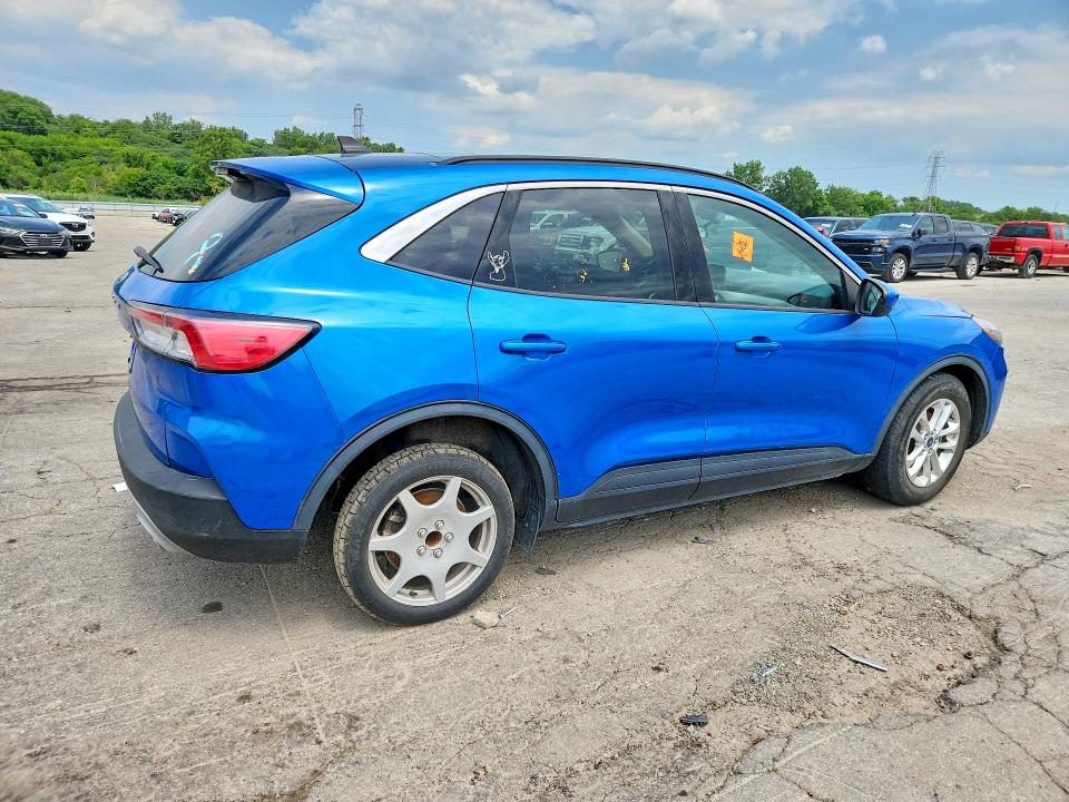 Photo 3 from auction – 2020 FORD ESCAPE with VIN 1FMCU0G67LUC56995