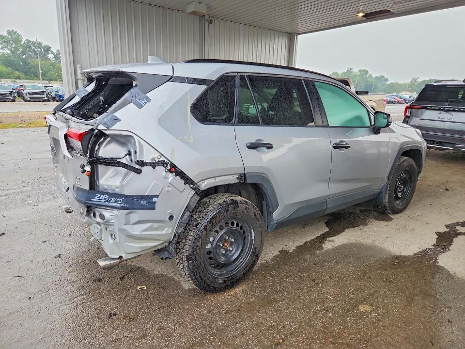 Photo 3 from auction – 2019 TOYOTA RAV4 with VIN 2T3F1RFV5KW077671