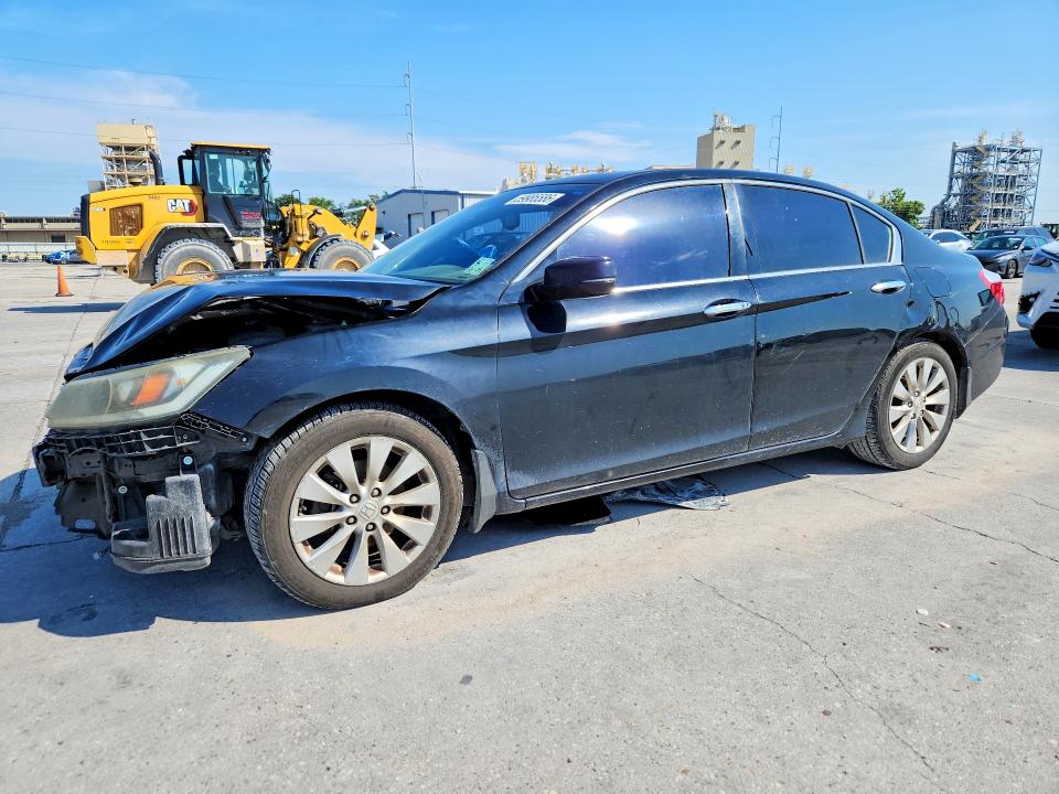 HONDA ACCORD 2015 with VIN 1HGCR3F88FA025881 - Photo from auction