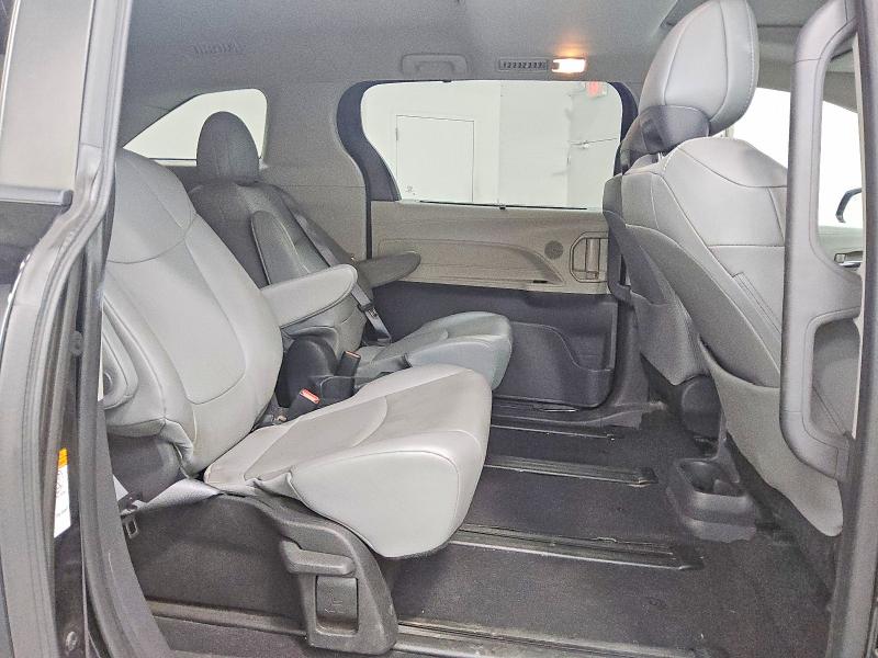 Photo 11 from auction – 2022 TOYOTA SIENNA with VIN 5TDYRKEC0NS134082