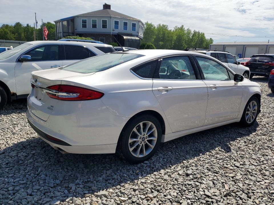 Photo 3 from auction – 2017 FORD FUSION with VIN 3FA6P0HD4HR169517