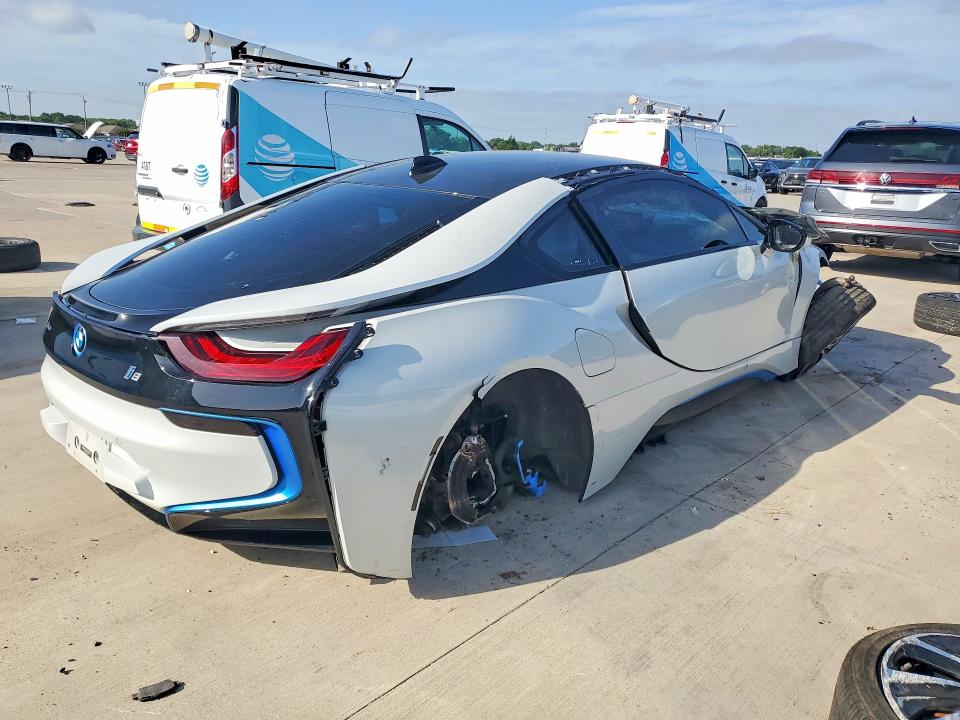 Photo 3 from auction – 2016 BMW I8 with VIN WBY2Z2C57GV675647
